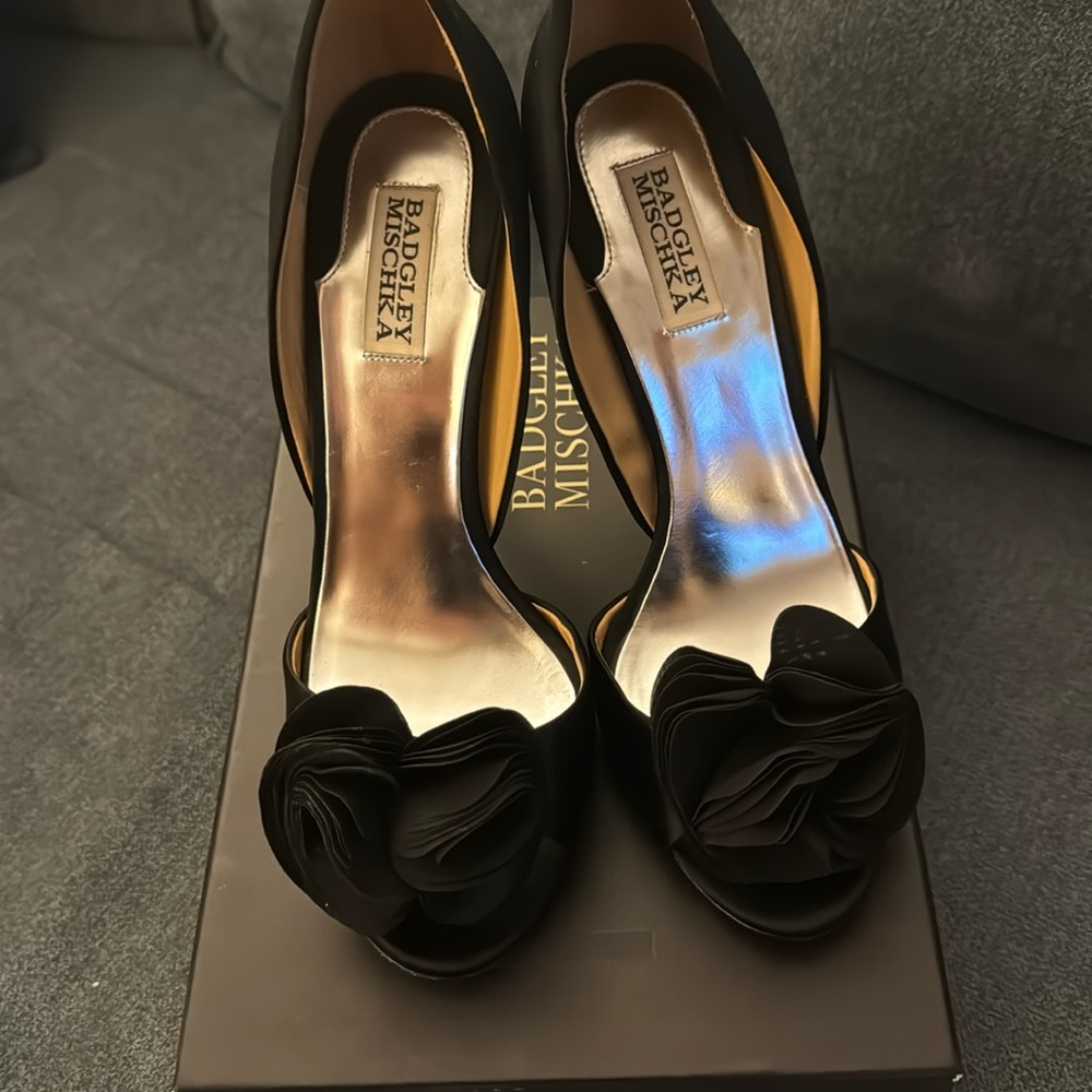 Badgley Mischka Flower Heel